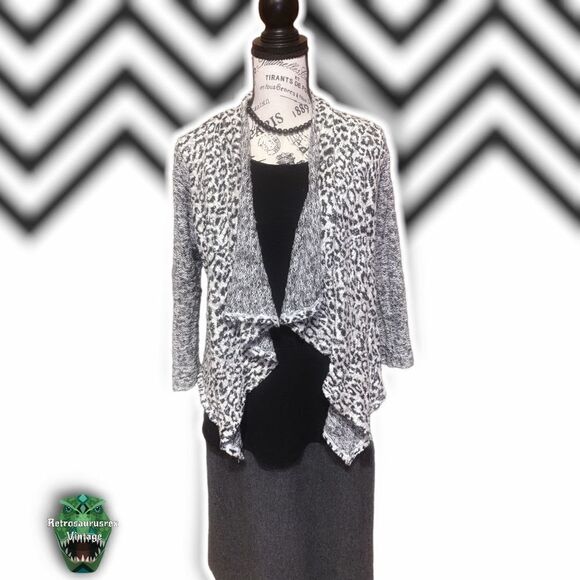 Cha Cha Vente Leopard Print Open Front Waterfall Cardigan Grey Sweater, Large - Picture 4 of 8